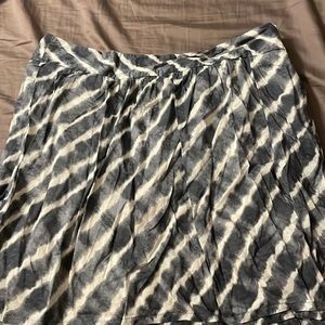 Ann Taylor LOFT. Gray and cream tie dyed stripe skirt.
